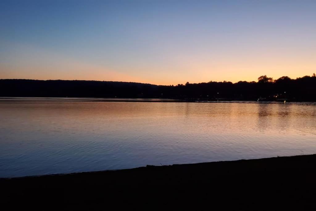 Serenity Sunset Brocton Exterior photo